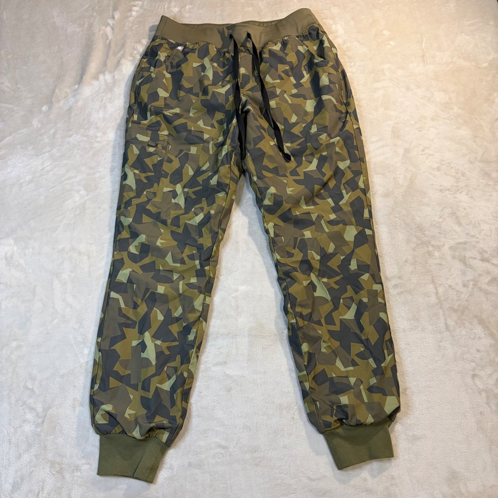 FIGS Technical Collection Zamora Women S Camo Scrub Joggers Lined Green Multi